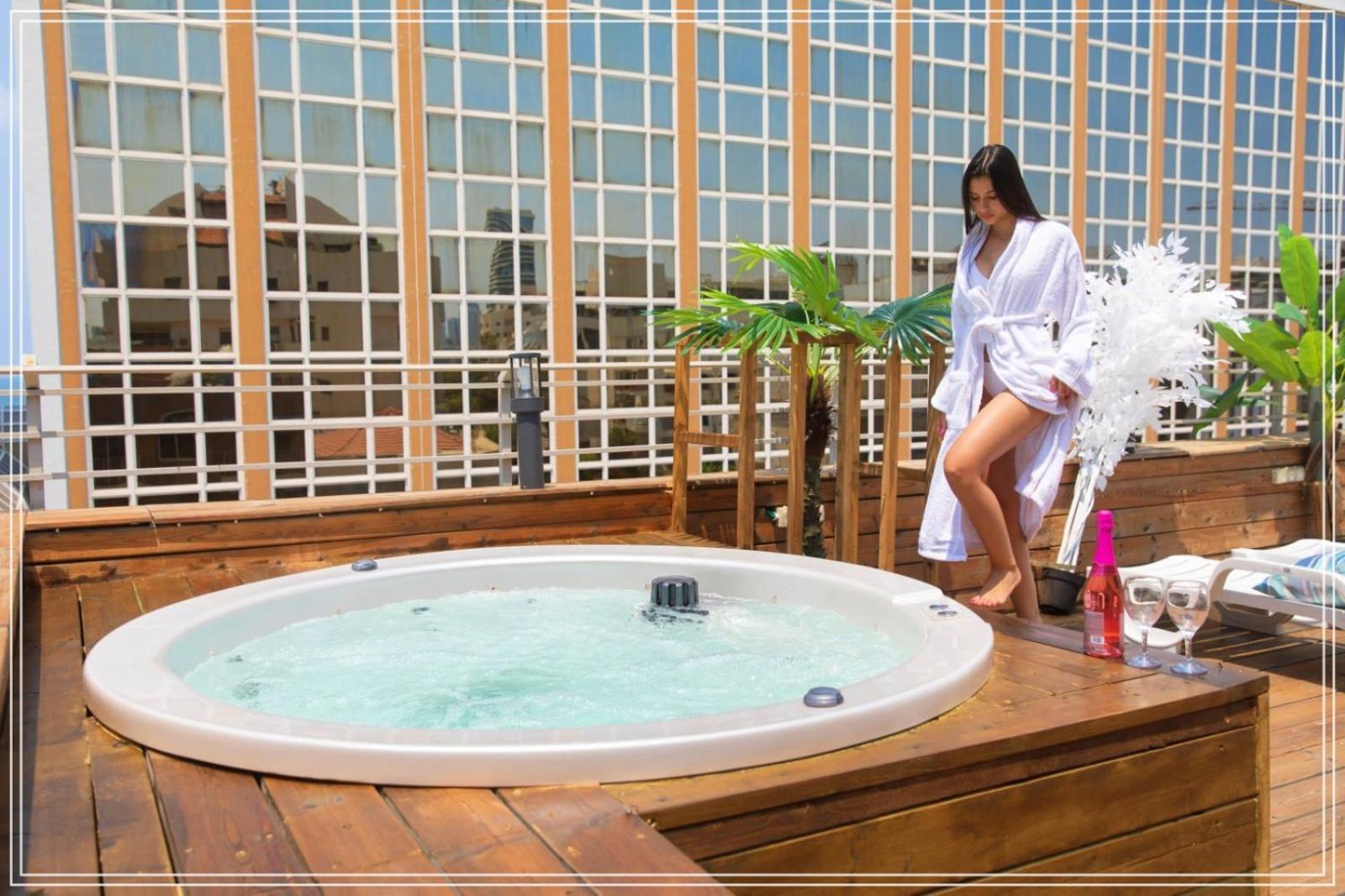 Dream Beach 98 Hotel And Spa Тел Авив Екстериор снимка