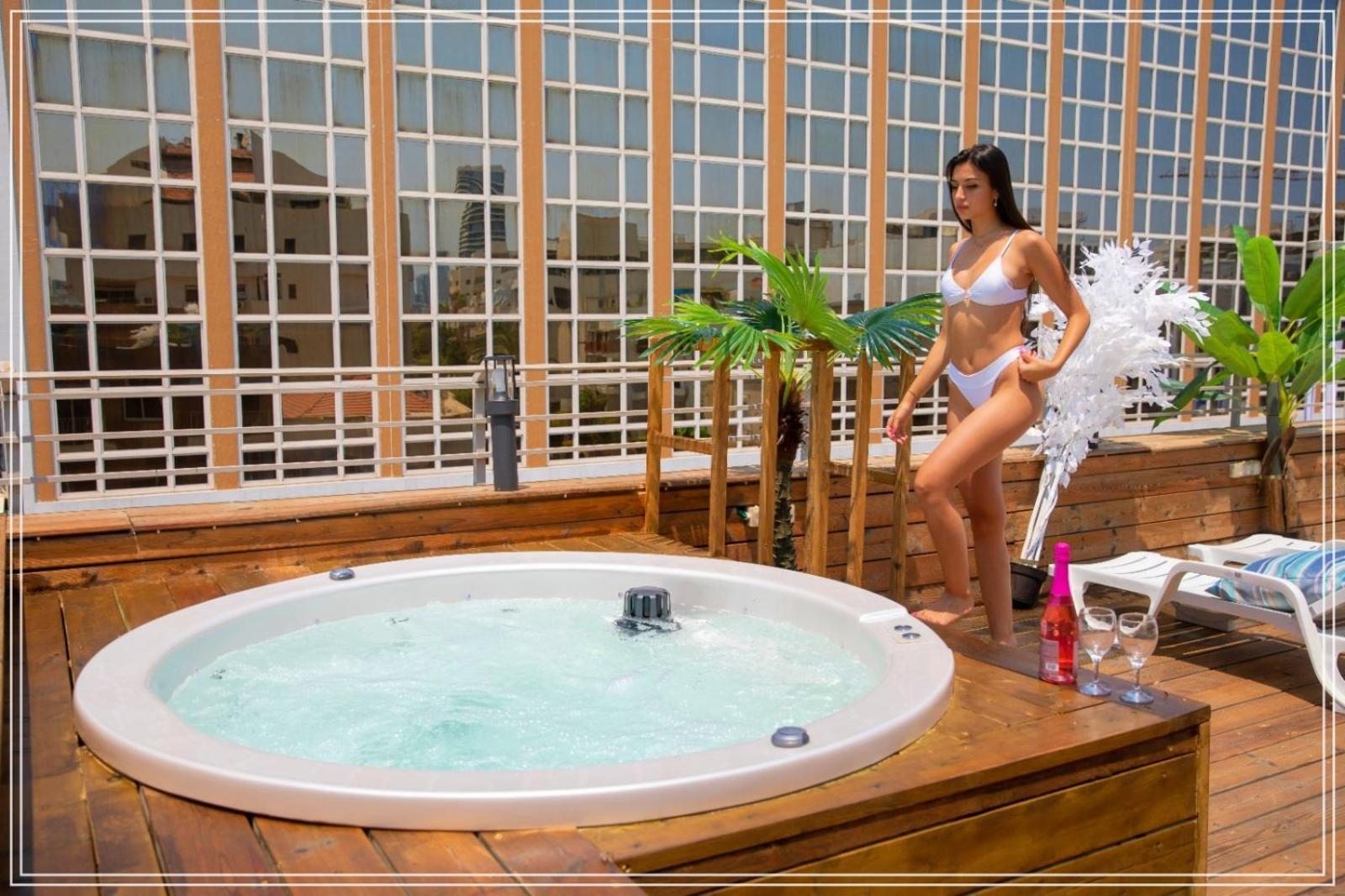 Dream Beach 98 Hotel And Spa Тел Авив Екстериор снимка