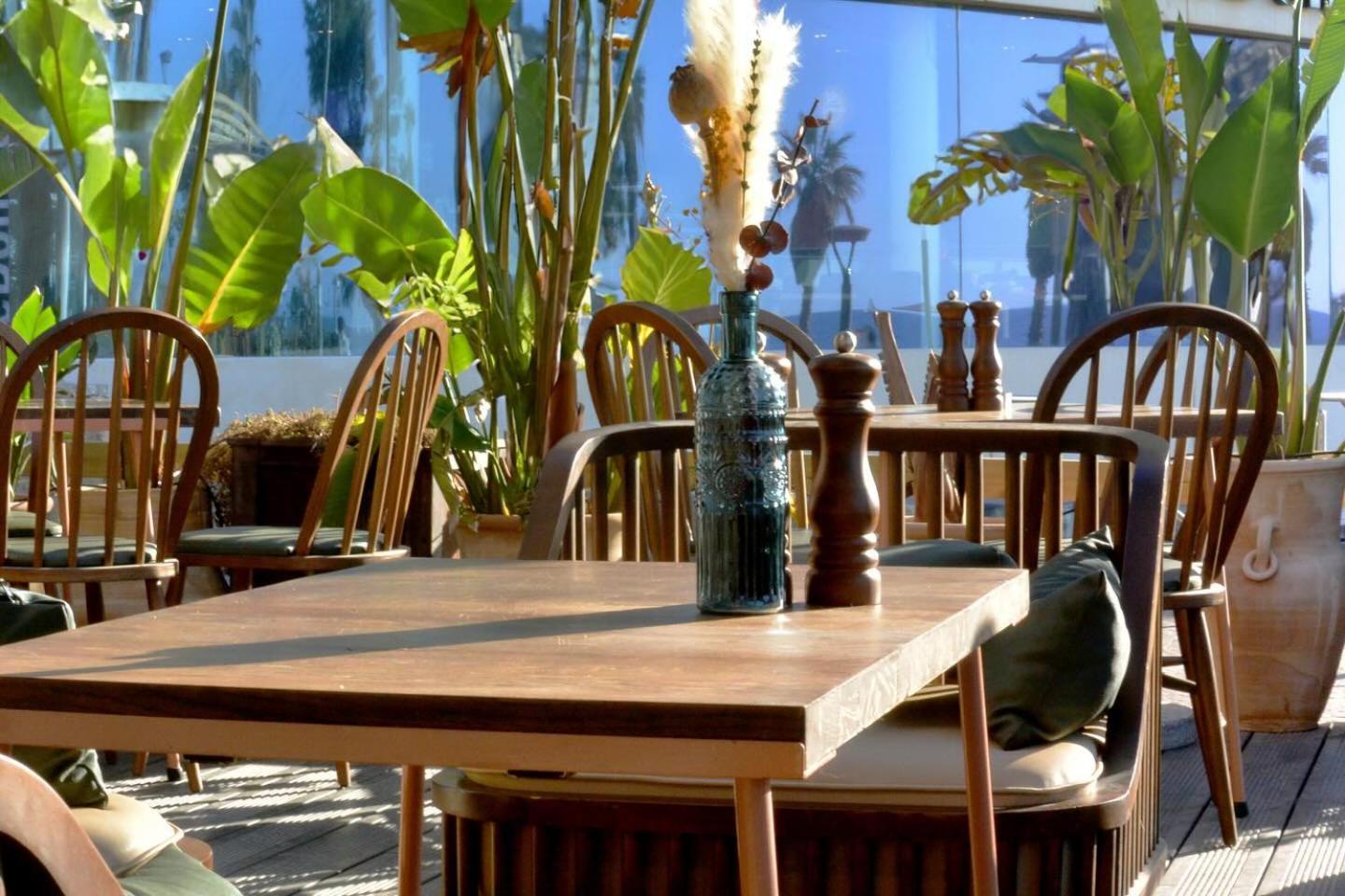 Dream Beach 98 Hotel And Spa Тел Авив Екстериор снимка