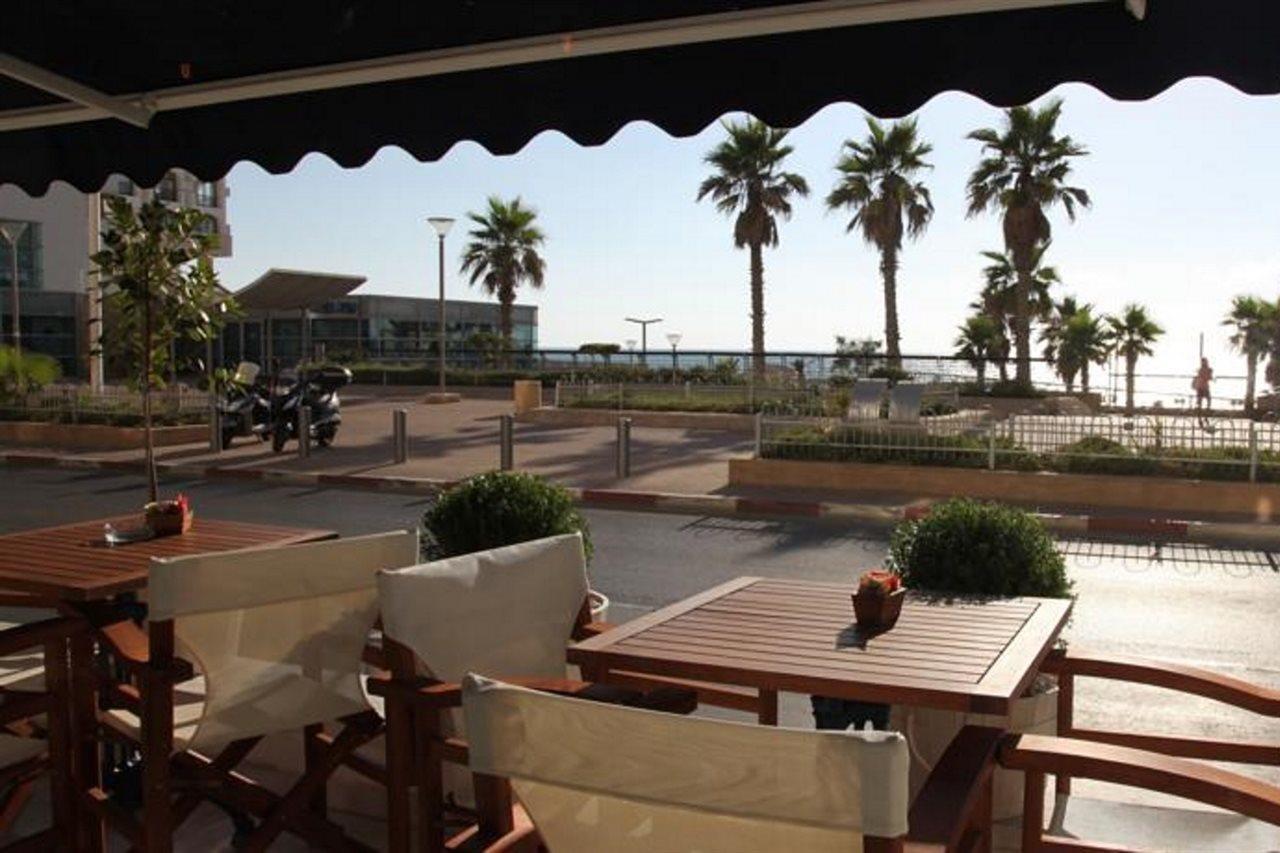 Dream Beach 98 Hotel And Spa Тел Авив Екстериор снимка
